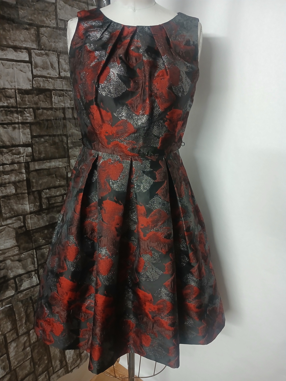 Roz & Ali Red and Black Floral Midi Formal Women's Dress